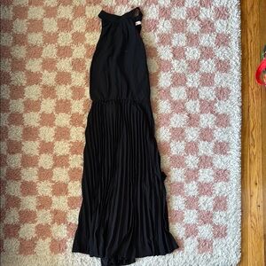 Elegant Black Pleated Maxi Dress